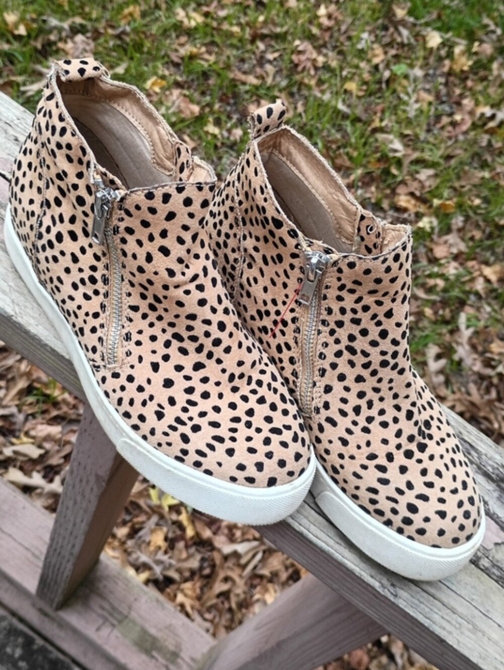 Soda Tan Cheetah Print Wedge Sneaker Booties Size 7 Women's